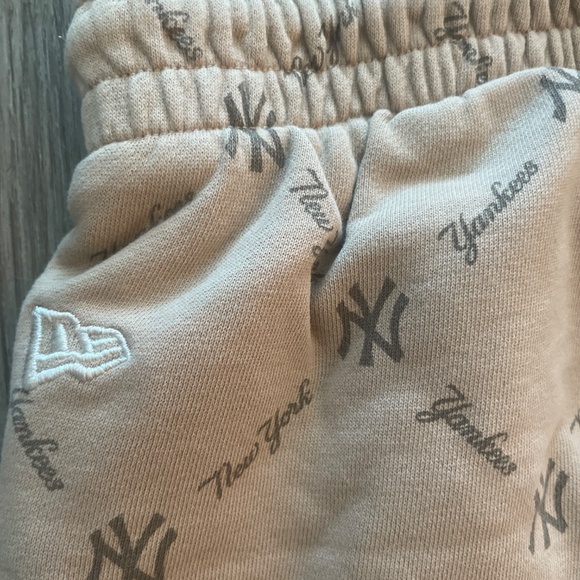 Men’s New Era shorts NYC Yankees Small - Picture 5 of 5